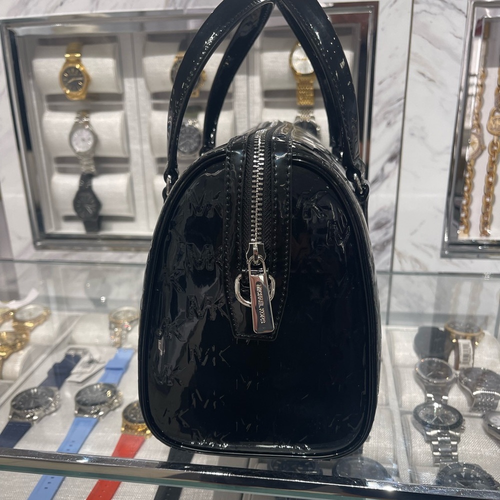 MICHAEL KORS Jet Set Medium Patent Logo Debossed Duffel Crossbody Bag
Black
NWT - Picture 14 of 16